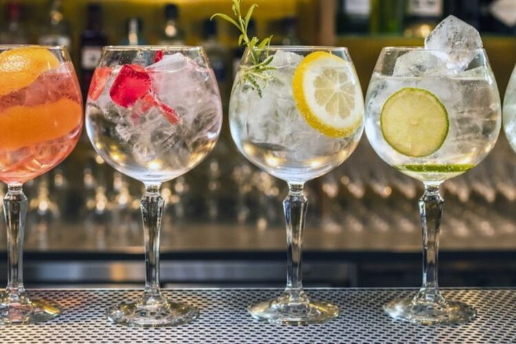 Gin-tonic in Spanje: waarom deze cocktail zo populair is
