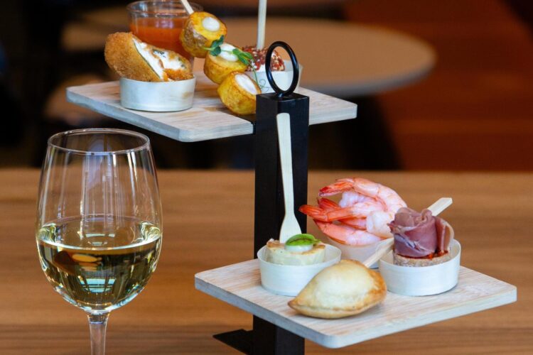 Spaanse wijn en tapas: perfecte combinaties voor een geslaagde avond